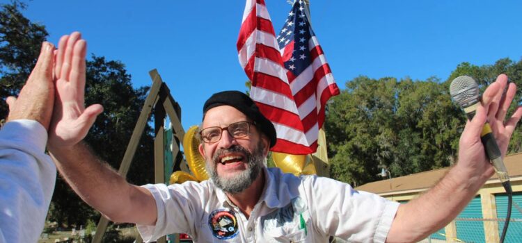 Jonathan King & Coral Riff Caller Jonathan King